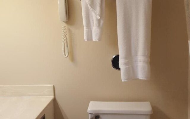 Flat Creek Inn And Suites