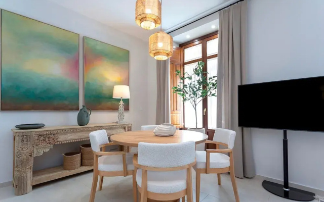 Unique Apartment in Cordoba Templo Romano