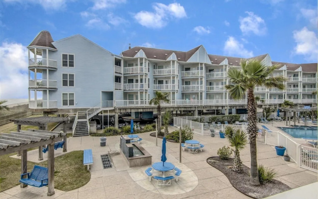 Seascape 2111 2 Bedroom Condo by RedAwning