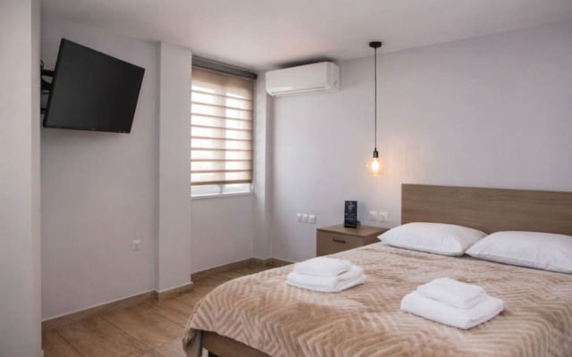 Airnest Suites Near Athens Airport