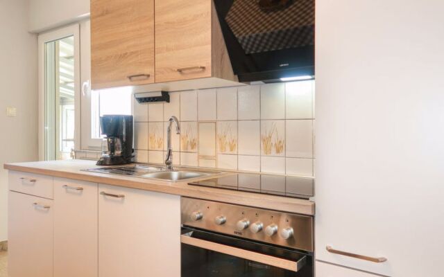 Apartment Mira (RAB131)