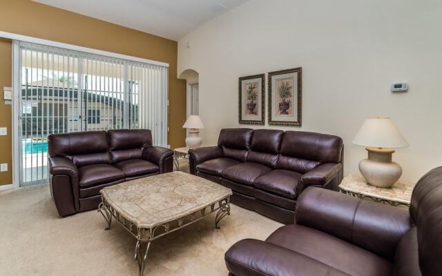 8147 fan Palm way