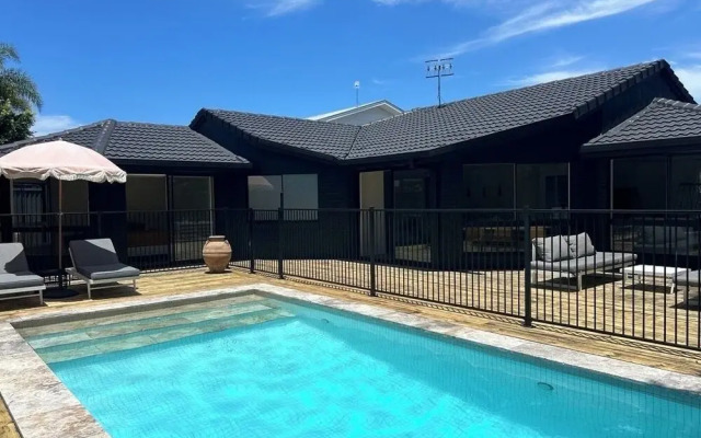 Black Shack Burleigh