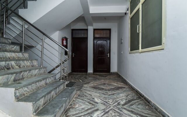 OYO 22978 Larch Western