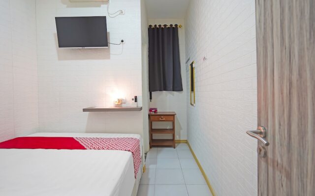 OYO Life 91727 Luxury Homestay Sidoarjo