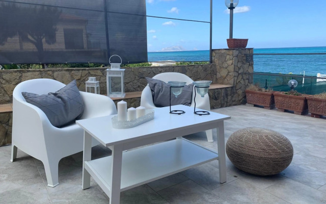 Sfondo Blu Villa sul mare