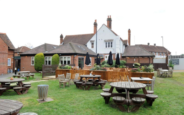 The White Hart by Chef and Brewer Collection