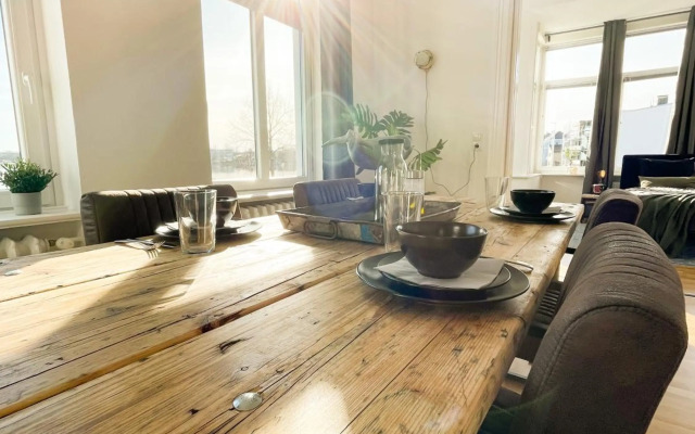 Altbauwohnung mit Schleiblick - Erster Stock