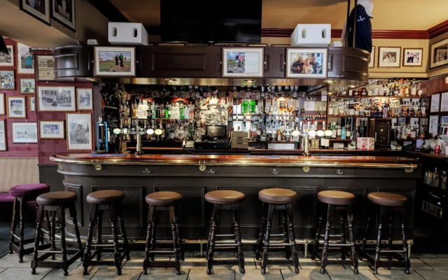 Cleveden House by The Dunvegan