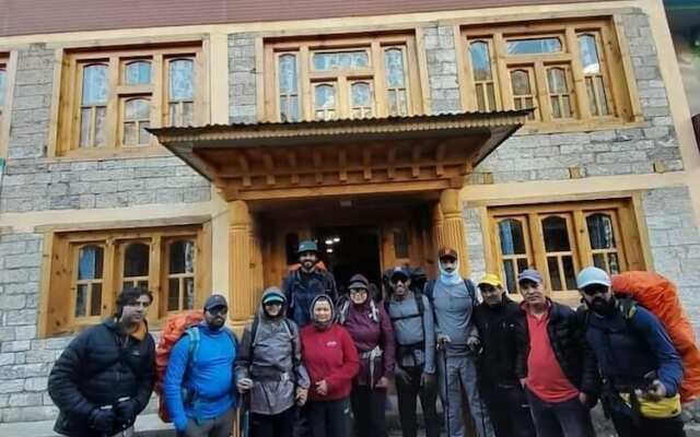 Tribeni Lodge Restaurant And Bar