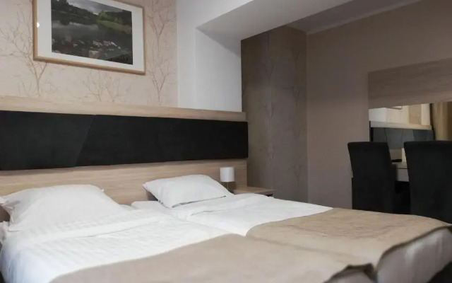 Hotelik na Słonecznym Wzgórzu