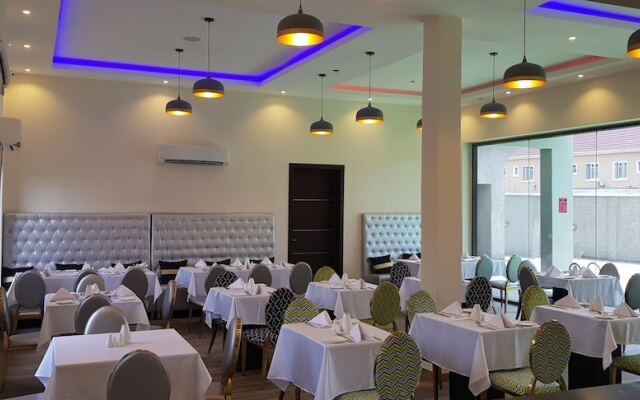 Mayhill Hotel