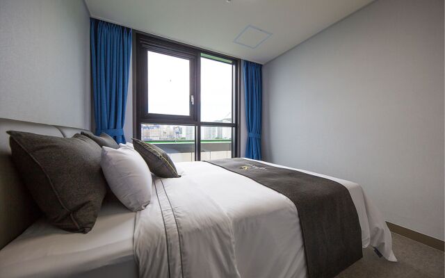 Shine Hotel