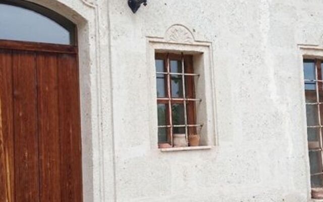Potters Cave Hotel Pension