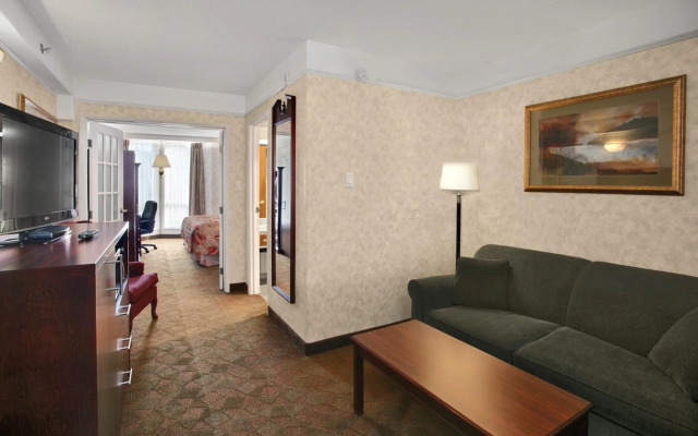 Travelodge by Wyndham Lloydminster