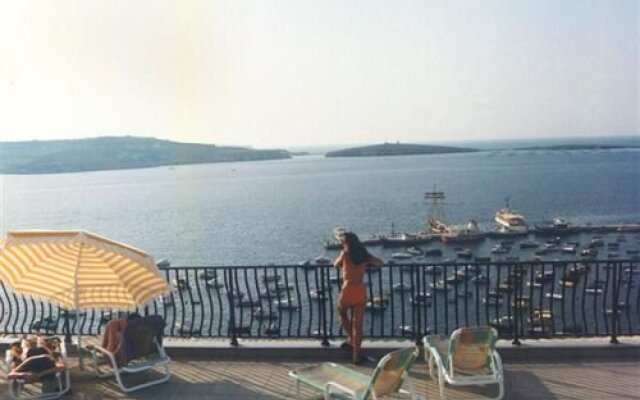 Mediterranea Hotel & Suites