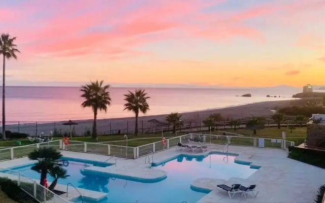 Premium Luxury-casares Del Mar-seaside Apartment