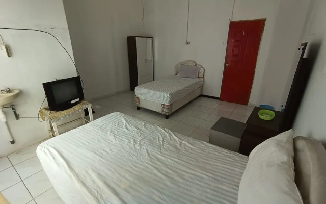 SPOT ON 92458 Azeela Kost Syariah