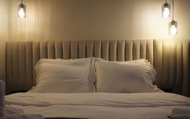 mana airport hotel