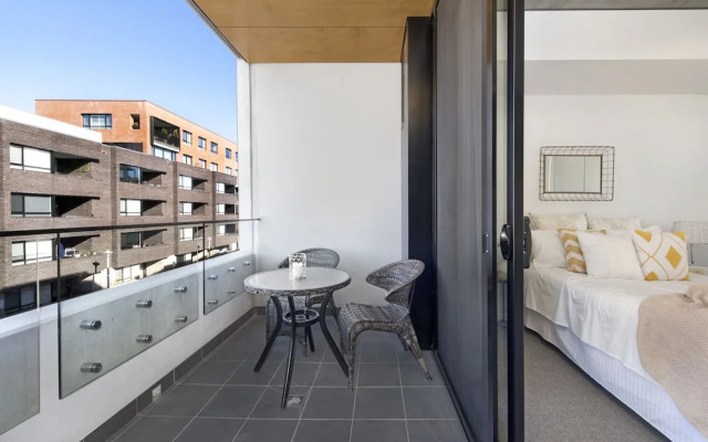 Accommodate Canberra - Azure