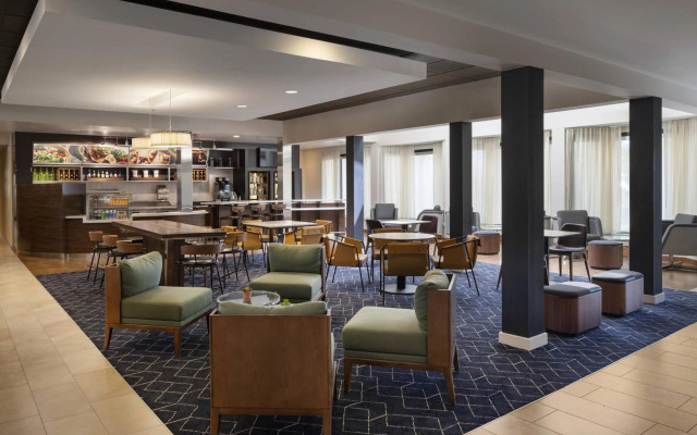 Courtyard By Marriott Palm Springs