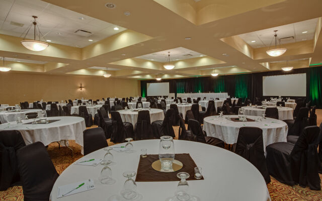 Four Points by Sheraton Point Edward Sarnia