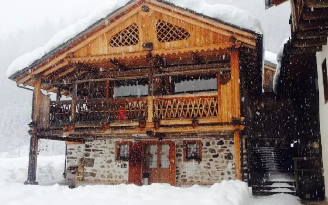 Tabià al di là de l'Aiva