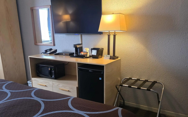 Super 8 by Wyndham Swift Current