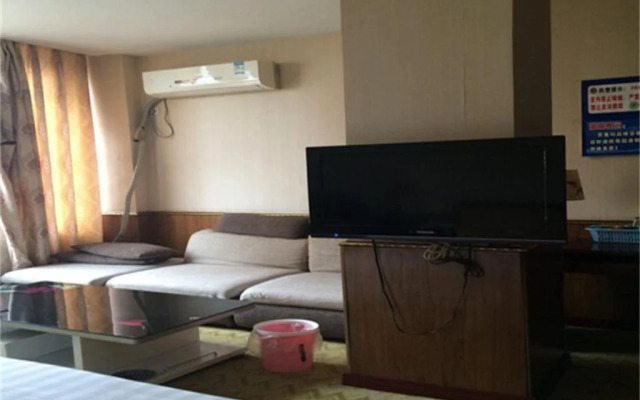 Luzhou Xincheng Business Inn