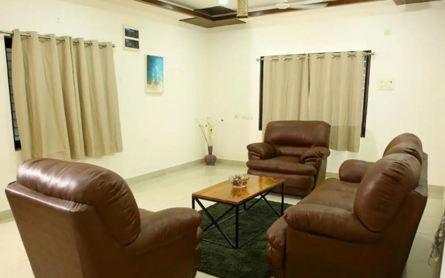OYO 12459 SilverKey Gachibowli