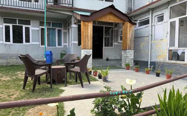 Hotel Alpine Himalayan View  Manali