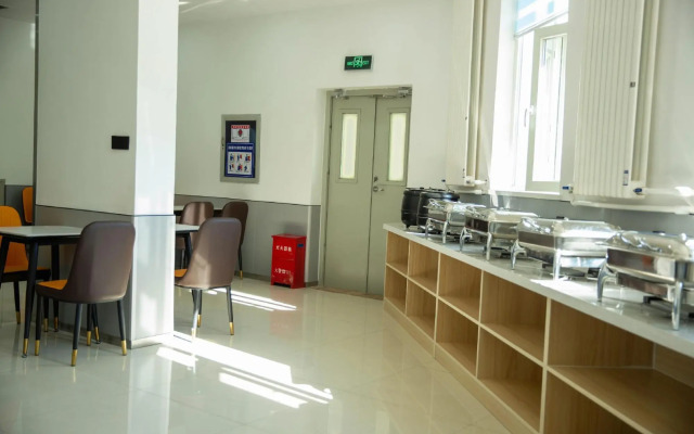 Home Inn Bobai Cloud (Haiyang Jinhailuo Plaza)