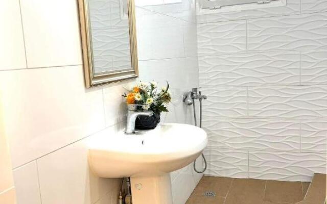 Agraria 1 Bedroom Basement Apartment