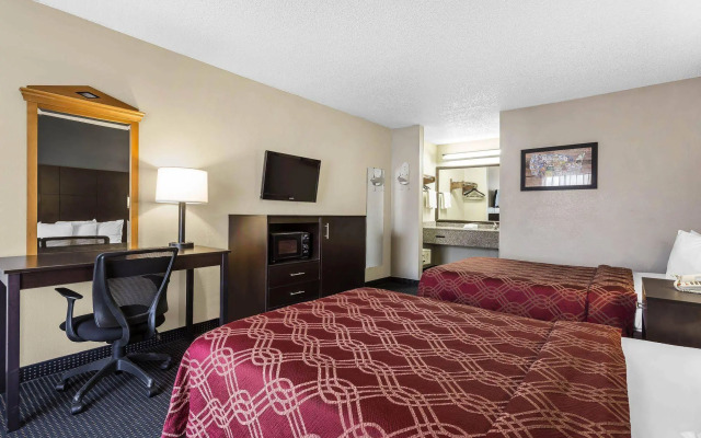 Econo Lodge North