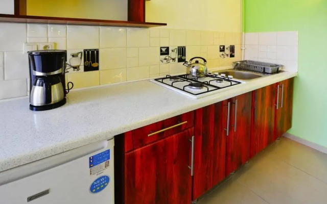 Spacious Holiday Home With Private Garden