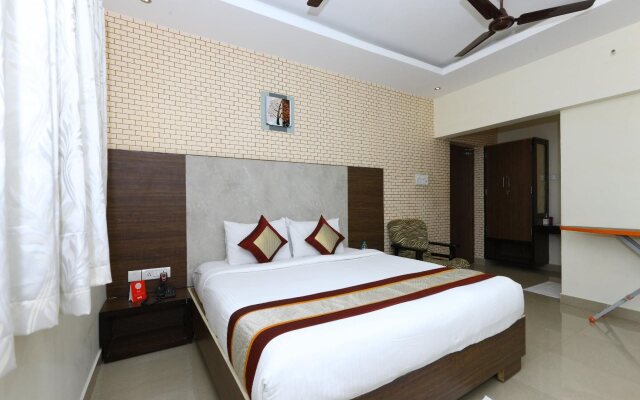 OYO 5045 Apartment NKS Leo Inn