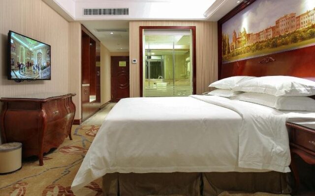 Vienna Hotel Shenzhen Longhua Qinghu Road Branch