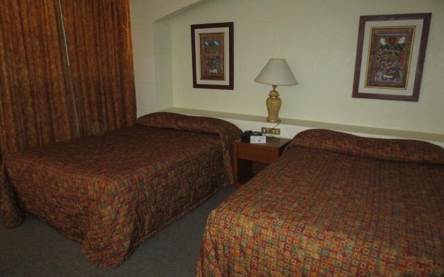 Hotel Las Palmas Midway Inn