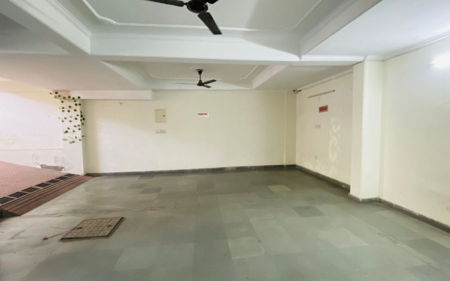 OYO 24106 Shri Raj Laxmi Palace