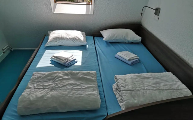 Auberge De Jeunesse D´Orleans Et CRJS