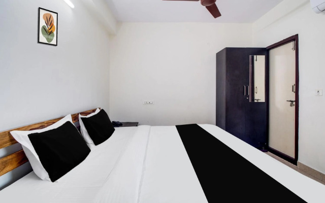 OYO Flagship 67556 Paramount Hotel