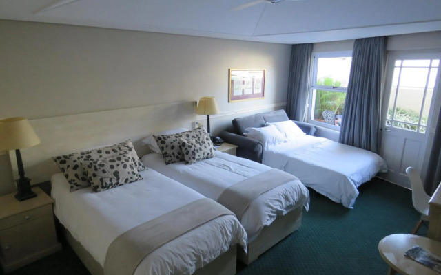 Quarry Lake Inn