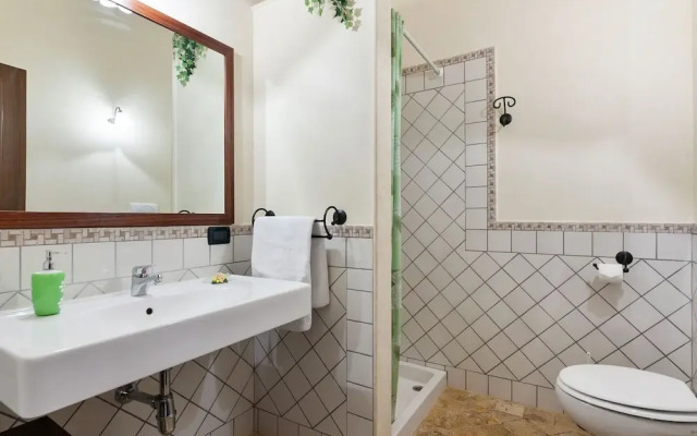 Tranquil Holiday Home in Chianni With Swimming Pool