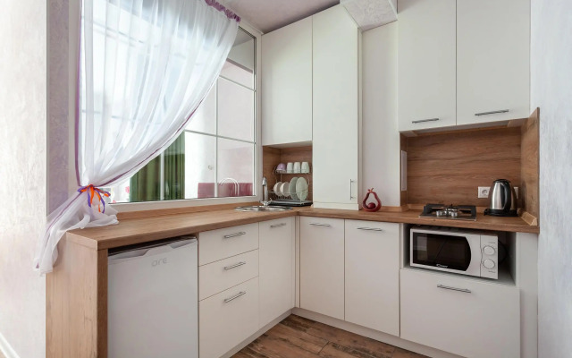 Deluxe Apartment on Estonskaya Street