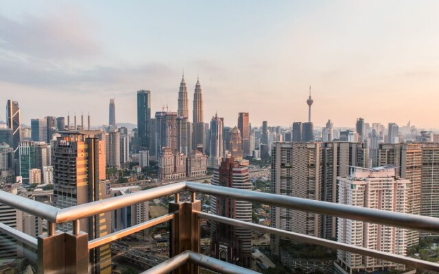 Expressionz Professional Suites by EH Homestay