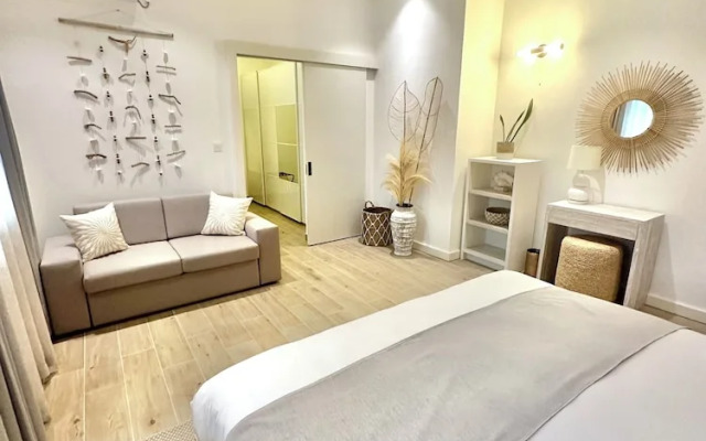 Pineapple Beach Villas
