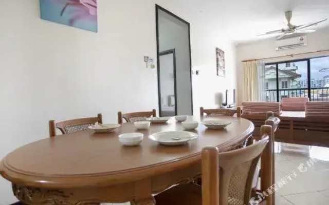 KK Vacation Apartments @ Marina Court Resort Condominium