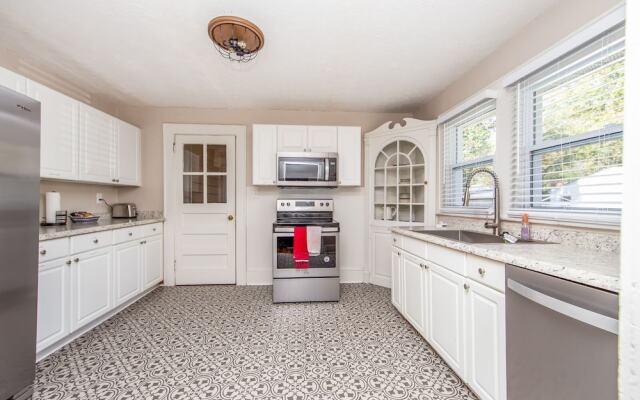 The Broadfoot Bungalow