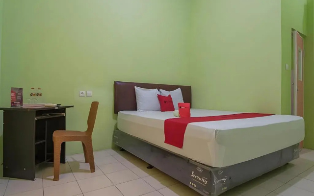 RedDoorz near Kampus UMP Purwokerto – Guest Rooms – Purwokerto