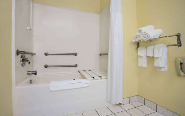 Super 8 by Wyndham Lynchburg VA